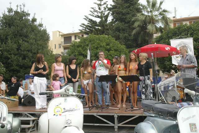 VESPAS ET BIKINIS018.JPG